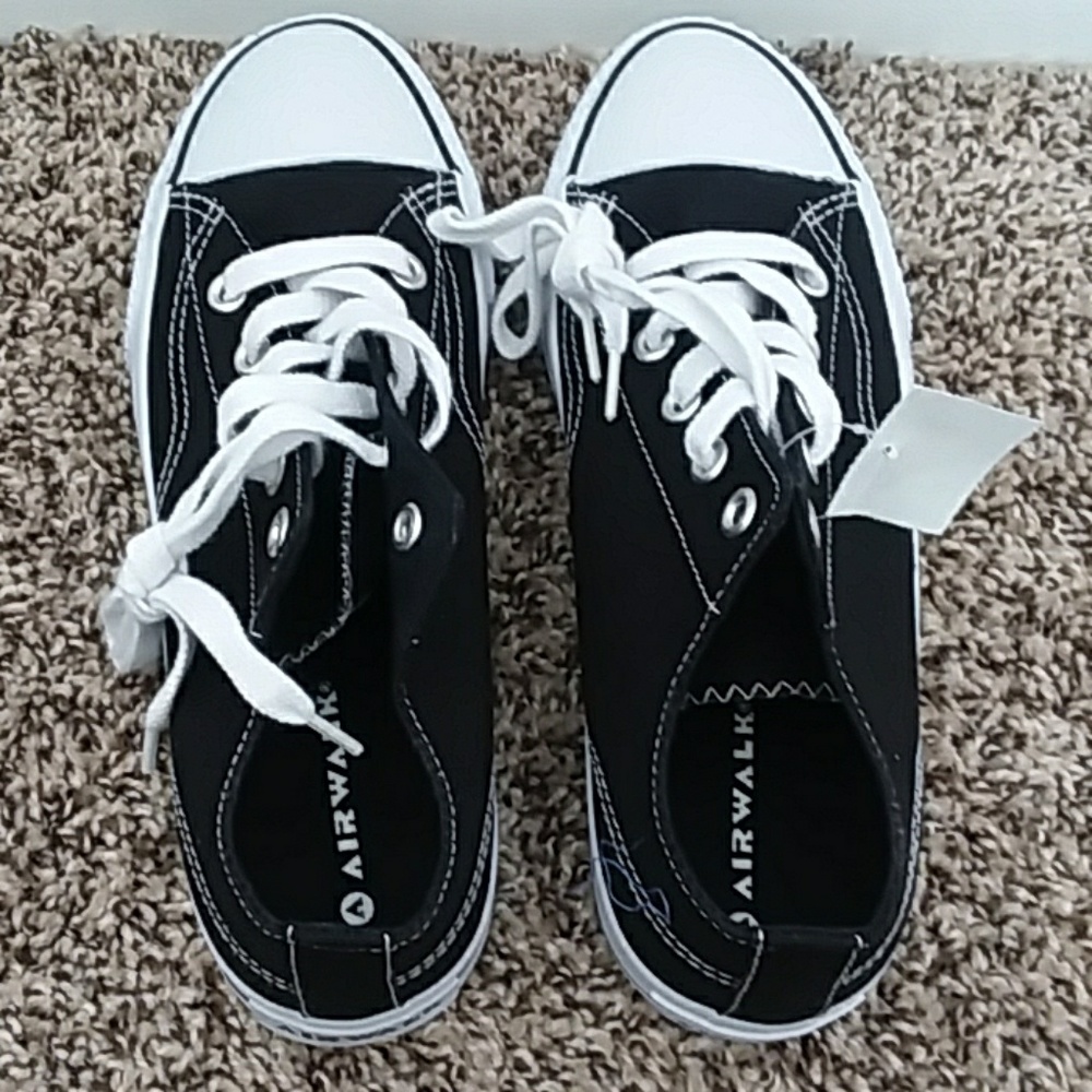 airwalk sneakers